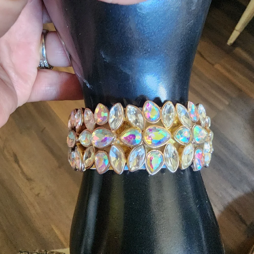 Ann Taylor Aurora borealis rhinestone gold tone Chunky Bangle bracelet designer - Picture 9 of 11
